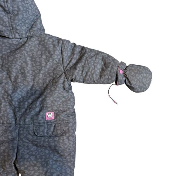 OshKosh b'Gosh Snow Suit 18 Months Girl Gray Leopard Pink Faux Fur Collar Warm - Picture 10 of 10